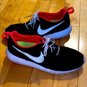 Nike Roshe Sneakers
